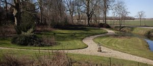 De Groningse slingertuin bij de villa van Boerderij Hoogheem