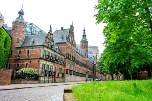 Het provinciehuis van Groningen. Eigendom van de provincie.