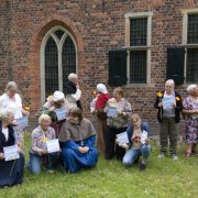 Cursisten ontvangen hun getuigschrift voor Museum Klooster Ter Apel.