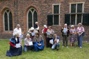 Cursisten ontvangen hun getuigschrift voor Museum Klooster Ter Apel.